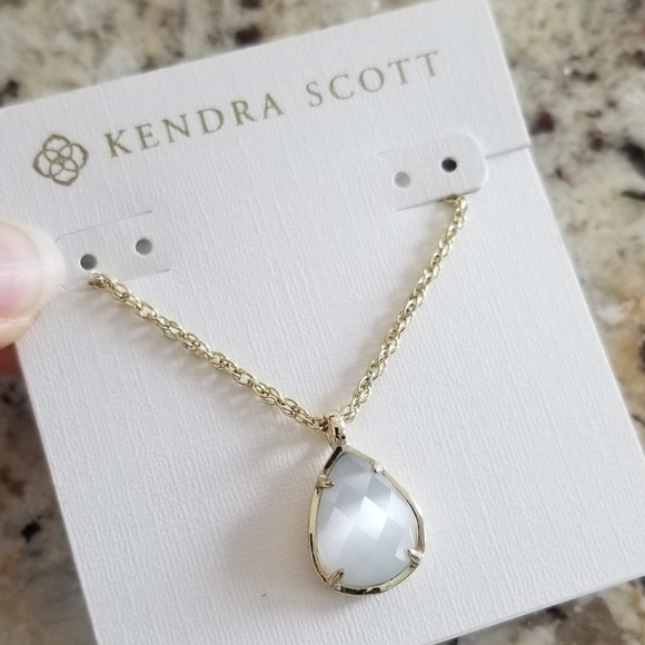 Kendra Scott Kiri necklace in slate gold 14K plated BRAND NEW - Picture 1 of 4